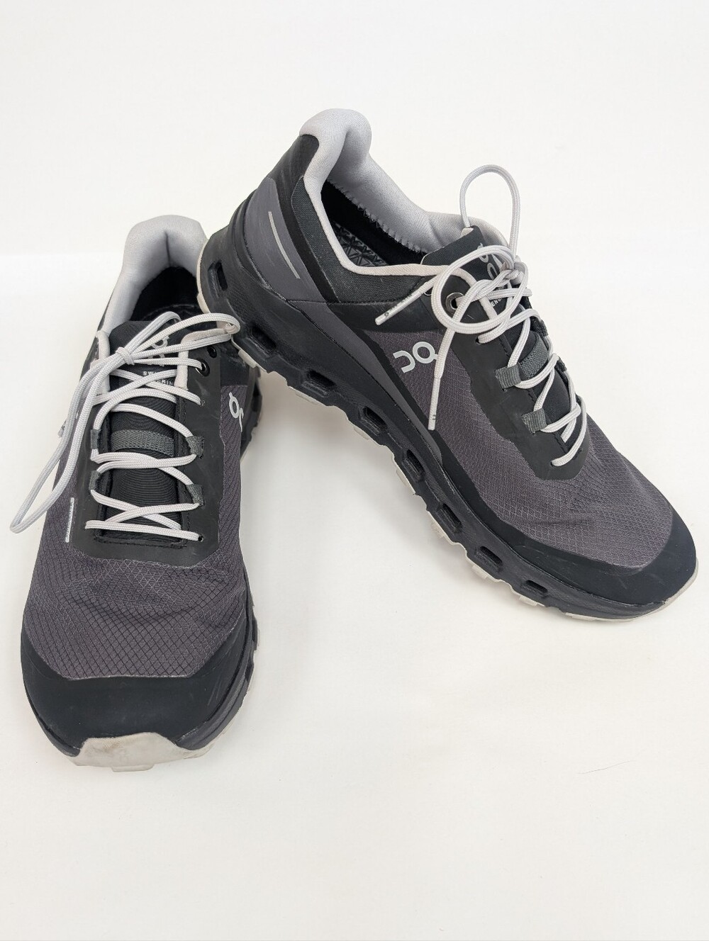 ON Running Cloudvista Waterproof Gray Tennis Shoes 8.5/40